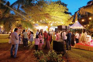 Riverine party space - The Traditional Houseboat-inspired meeting area for memorable parties and meetings